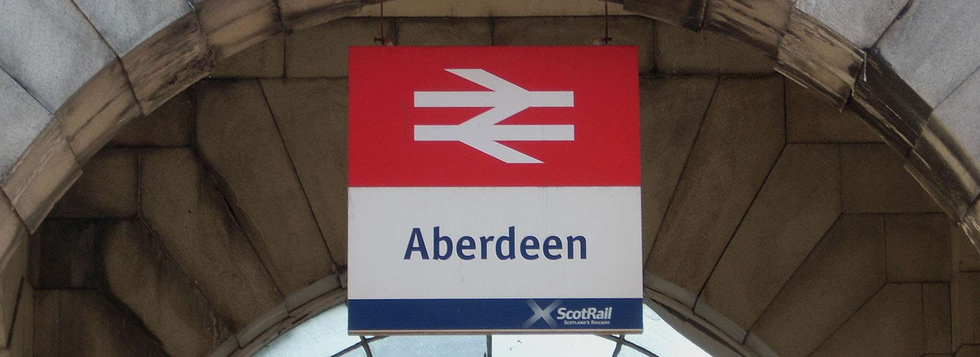 sign for aberdeen train station