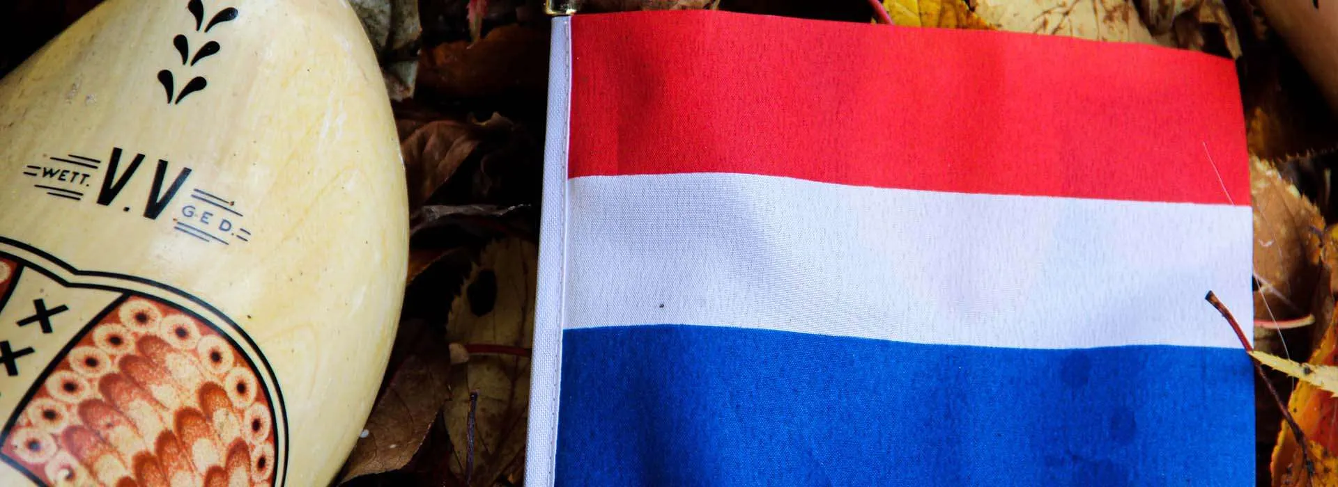 Flag and items from Holland