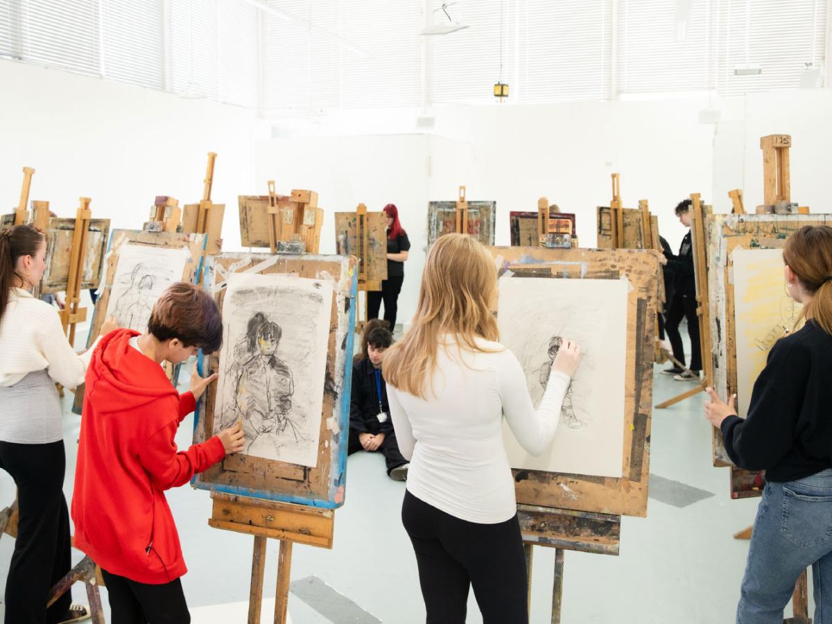 Grays-Engage-Experimental-Life-Drawing-Figurative-Focus-IMG2331-1333