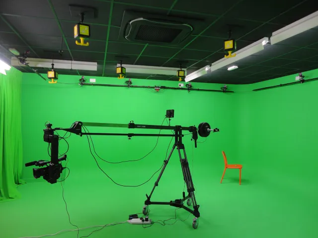 camera rig in front of green screen
